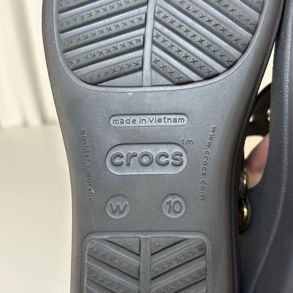 Crocs Sanrah Hammered Circle Wedge Flip Sandal Women's size 10 ESPRESSO/GOLD EUC - Picture 6 of 8